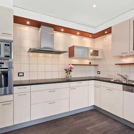 5-bedroom - Mountain Views Villa Montreux